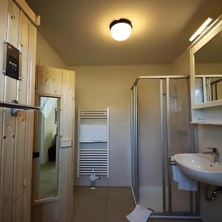 Roter Blitz 1 K112 Tatil Evi Röbel
