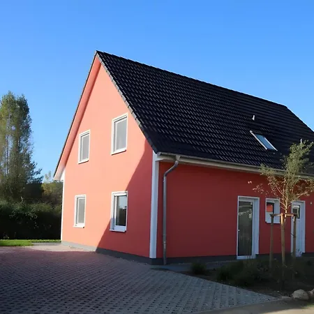 Roter Blitz 1 K112 Tatil Evi Röbel